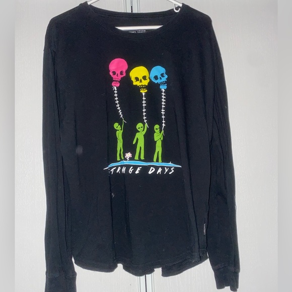 Strange days long sleeve shirt👽💀size large in black! - Picture 2 of 5